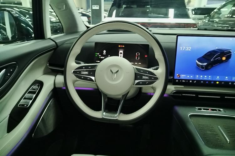 Used VOYAH Dream 2025 PHEV Four-Wheel-Drive Flagship Kunpeng Edition
