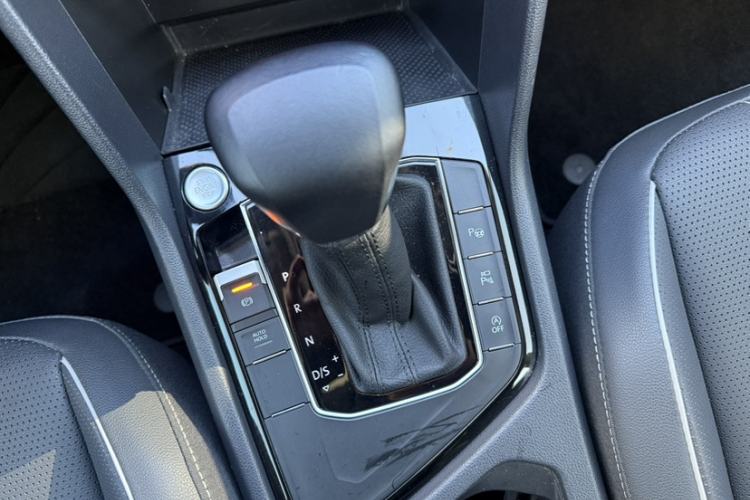 Used Volkswagen Tiguan L 2022 330TSI Automatic Two-Wheel Drive R-Line Enhanced Edition