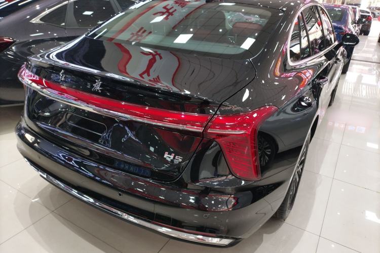 Used Hongqi H5 2025 2.0T Automatic Flag Edition – 500 000 Units Commemorative Version
