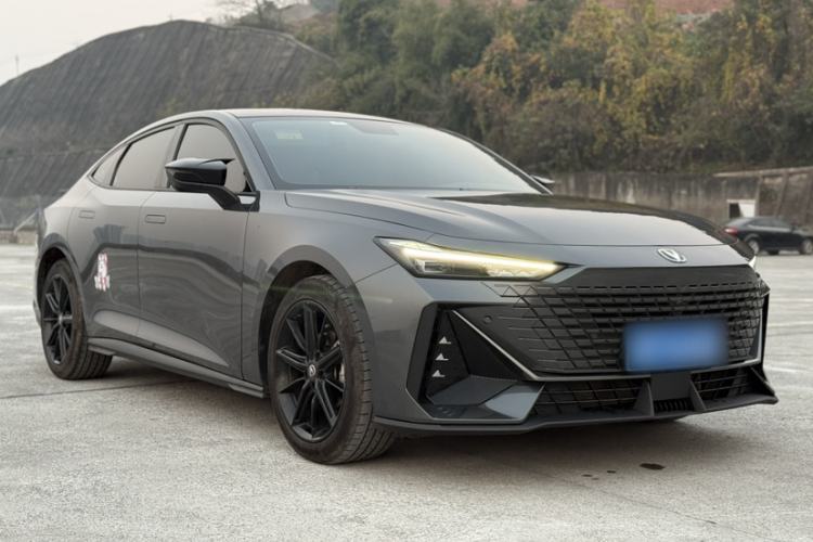 Used Changan UNI-V 2022 1.5T Prestige Version
