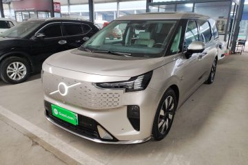 Used Volvo EM90 2025 Ultra Six-Seater