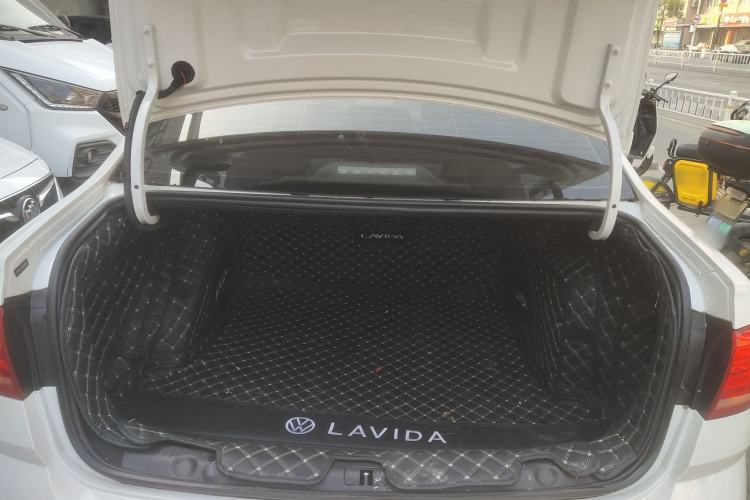 Used Volkswagen Lavida 2018 Classic 1.5L Automatic Fashion Edition China VI Standard
