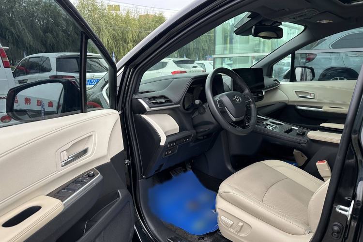 Used Toyota Sienna 2021 2.5L Hybrid Ultimate Edition
