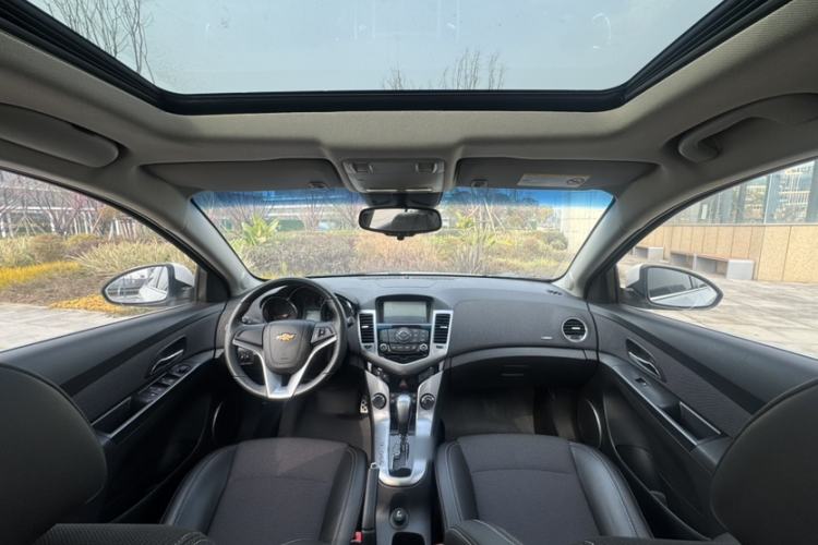 Used Chevrolet Cruze 2013 Hatchback 1.6T Automatic Flagship Model