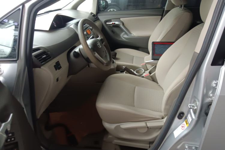 Used Toyota Verso 2014 Starlight 180E CVT Elite Edition