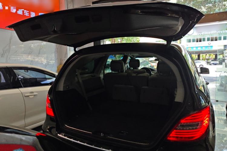 Used Mercedes-Benz R-Class 2014 R 320 4MATIC Business Model