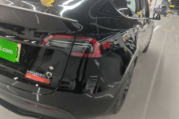 Used Tesla Model Y 2023 High-Performance All-Wheel-Drive Version
