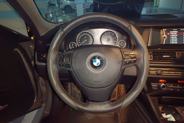 Used BMW 5 Series 2014 520Li Elegant Model
