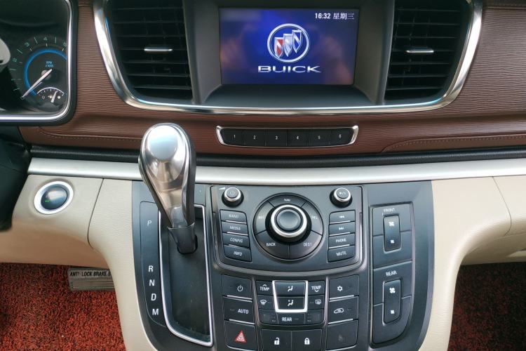 Used Buick GL8 2014 3.0L GT Luxury Business Haoya Edition
