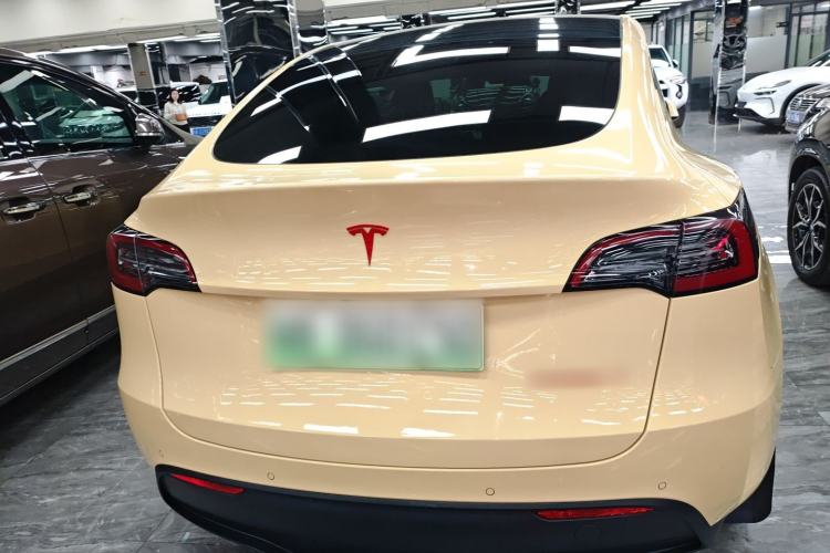 Used Tesla Model Y 2022 Long-Range All-Wheel-Drive Version
