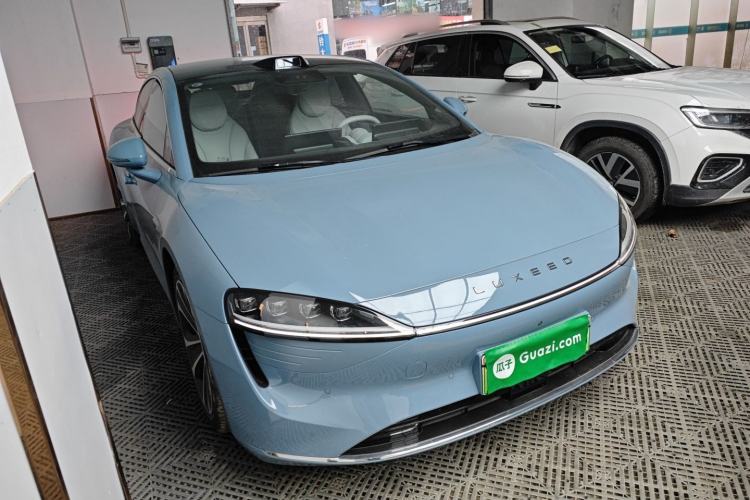 Used Hima Luxeed S7 2025 855 km Max