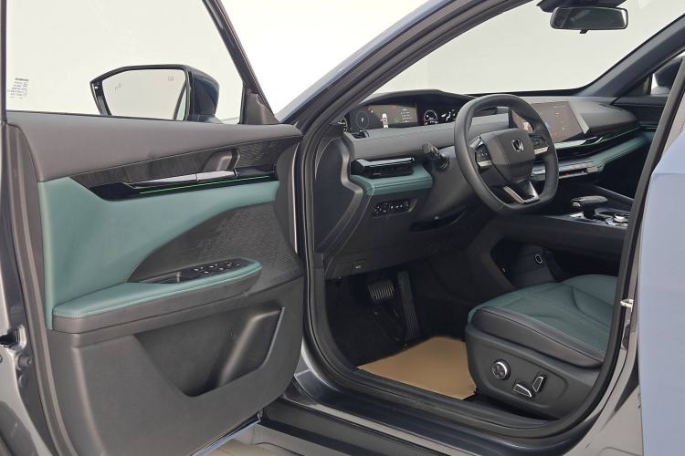 Used Changan UNI-V iDD 2024 Blue Whale Smart Electric iDD 136km Luxury Model