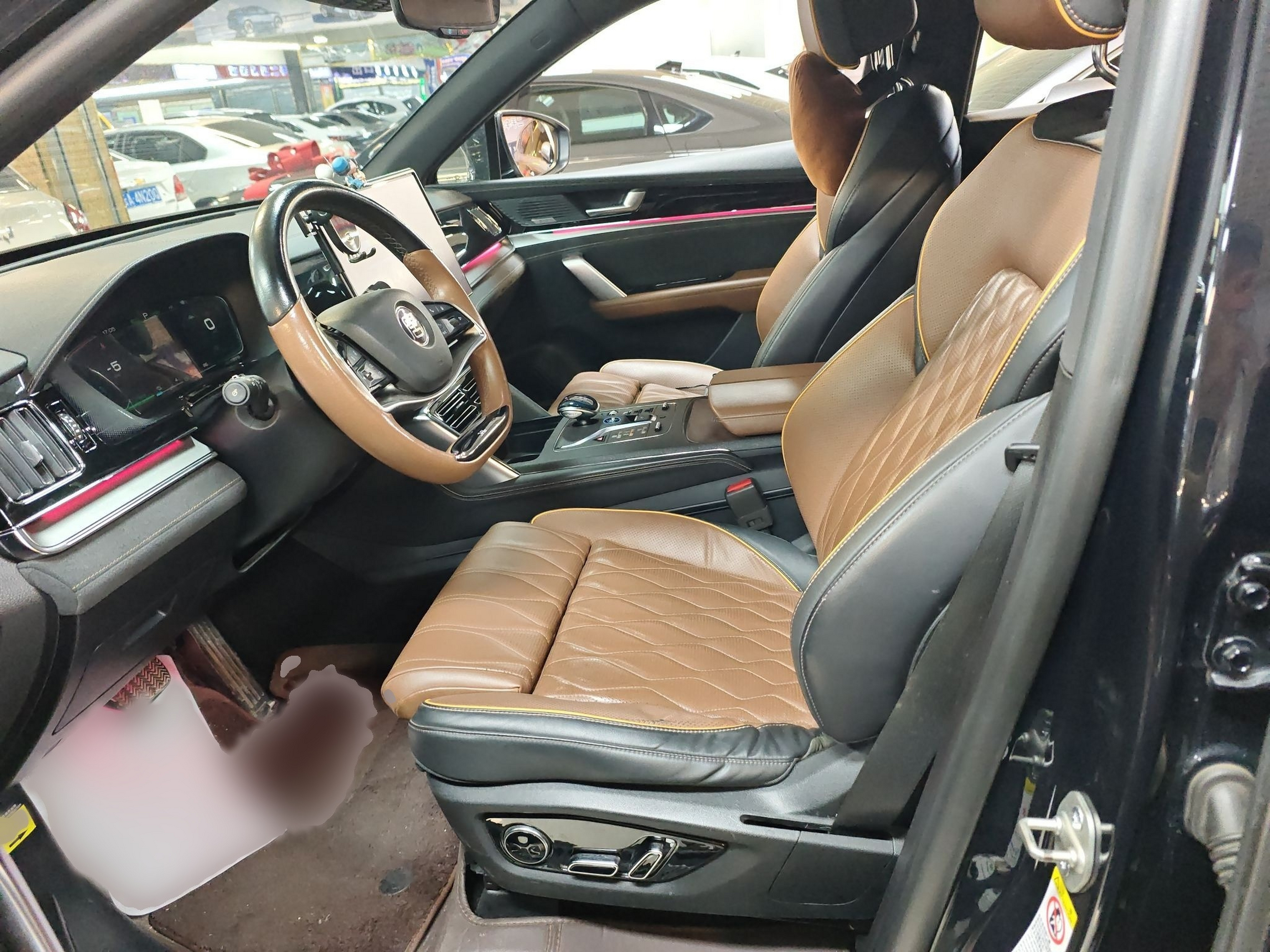 Переднее сиденье в автомобиле