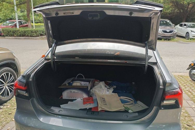 Used Roewe i6 MAX 2020 300TGI Automatic "Swell Cool Smart Drive" Edition
