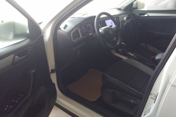 Used Volkswagen T-ROC 2018 230TSI DSG Two-Wheel Drive Advanced Version China V Standard
