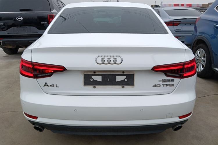 Used Audi A4L 2017 40 TFSI Ambition Edition
