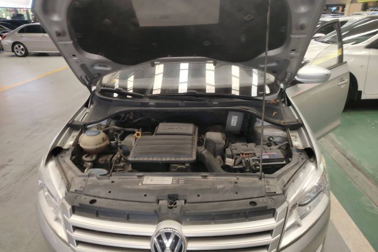 Used Volkswagen Santana 2015 1.6L Manual Fashion Edition
