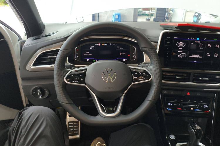 Used Volkswagen T-ROC 2023 300TSI DSG Two-Wheel-Drive Chen Guang Edition
