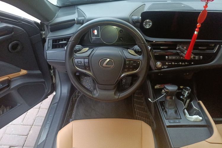 Used Lexus ES 2022 200 Excellence Edition
