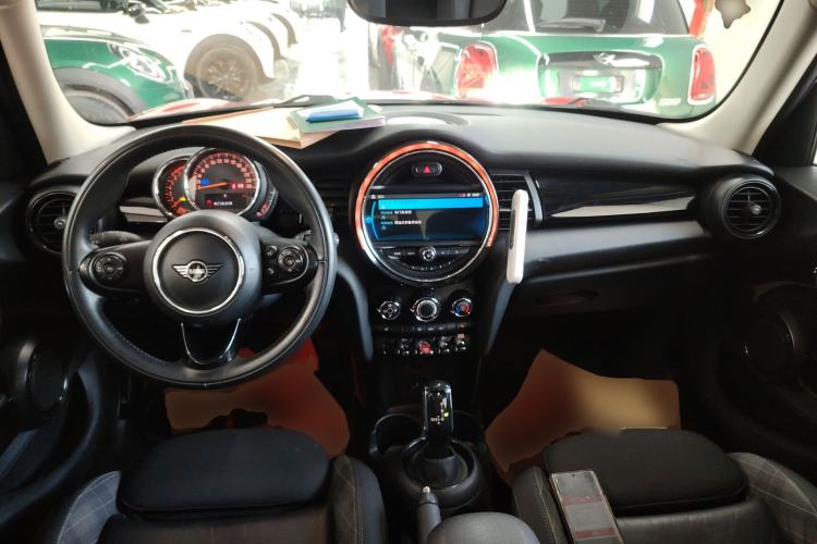 Used  MINI 2019 1.5T COOPER Classic Edition Five-Door Version