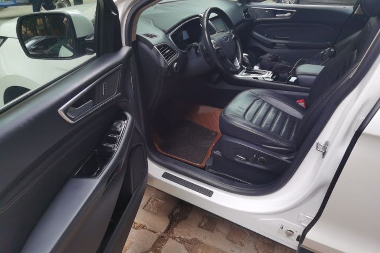 Used Ford Edge 2015 2.0T GTDi 4x4 High-Grade Model
