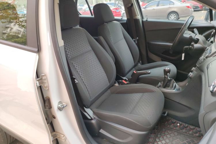 Used Chevrolet Trax 2016 1.4T Manual Two-Wheel Drive Comfort Version with Sunroof