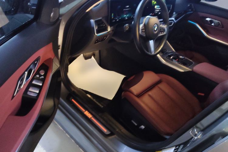 Used BMW i3 2023 eDrive 40 L Midnight Sports Package
