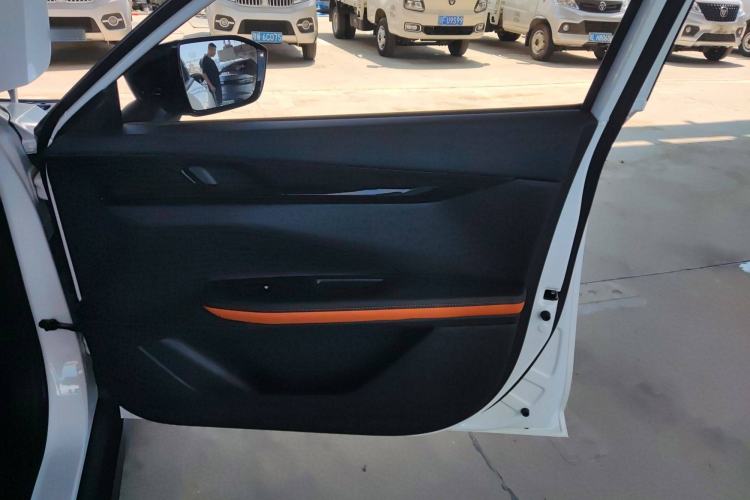 Used Changan UNI-V 2024 1.5T High-Energy Version
