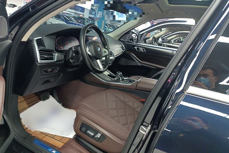 Used BMW X5 2022 Restyled xDrive 30Li Luxury Version M Sport Package
