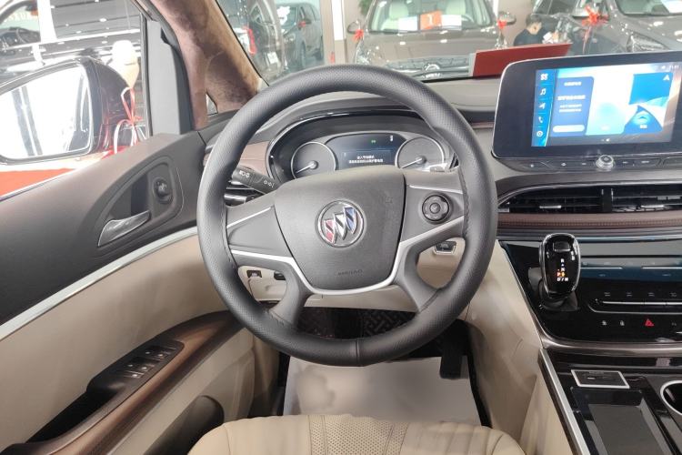 Used Buick GL8 2022 Land Cruiser Executive Class 652T Comfort Model
