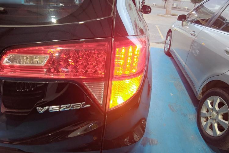 Used Honda Vezel 2015 1.5L CVT two-wheel drive Comfort trim
