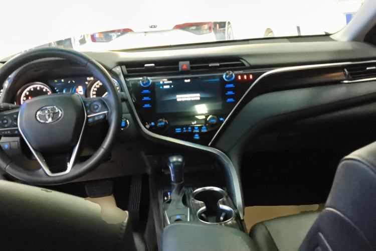 Used Toyota Camry 2019 Revised Version 2.0G Luxury Edition
