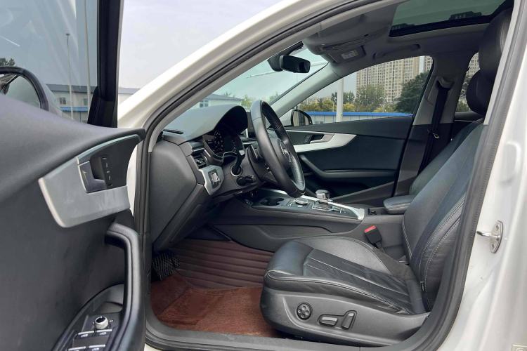 Used Audi A4L 2018 30th Anniversary Edition 40 TFSI Fashion Model
