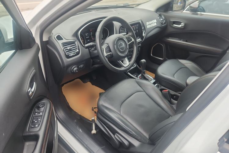 Used  Compass 2019 220T Automatic Family Edition
