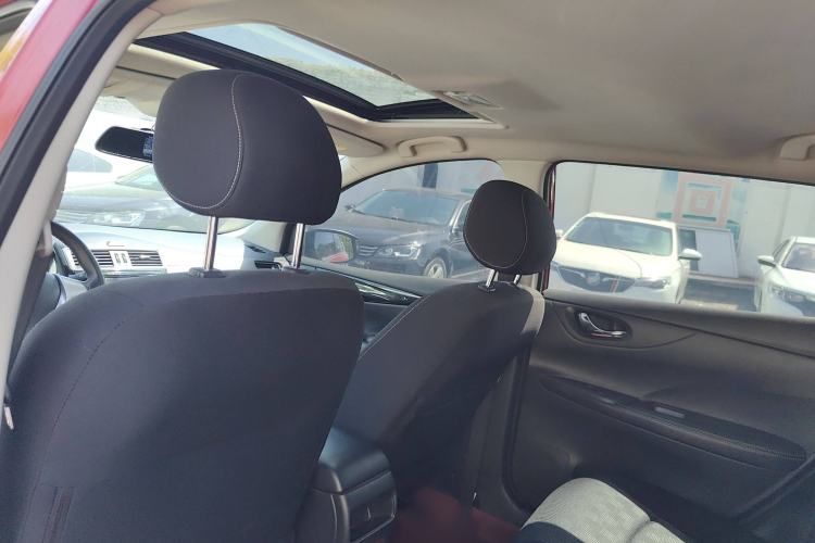 Used Nissan Tiida 2016 1.6L CVT Cool Dynamic Edition
