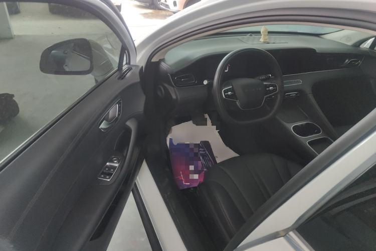 Used Roewe D7 2023 DMH 125km Superior Edition
