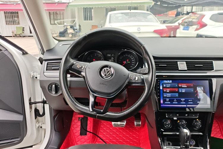 Used Volkswagen C-TREK 2017 1.6L Automatic Luxury Model