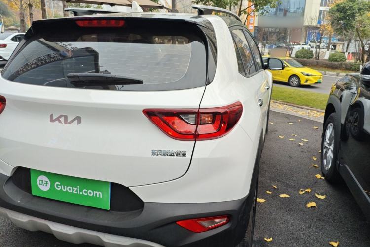 Used Kia kx1 Stonic 2021 1.4L CVT Sunroof Model
