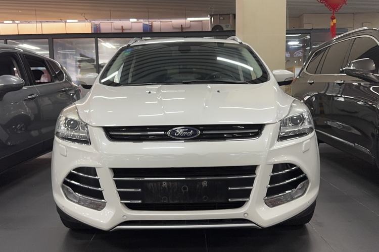 Used Ford Kuga 2015 2.0L GTDi Four-Wheel-Drive Sport Model
