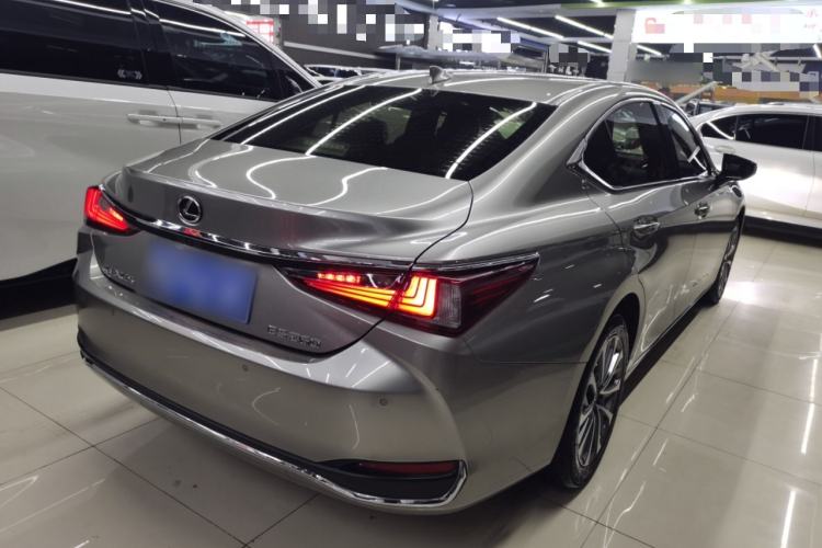 Used Lexus ES 2023 260 Excellence Edition

