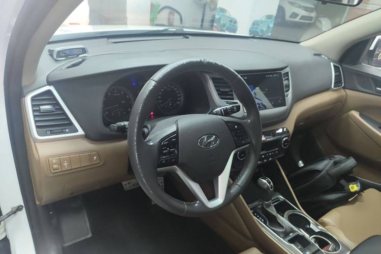 Used Hyundai Tucson 2015 1.6T Dual-Clutch Two-Wheel-Drive Smart Model
