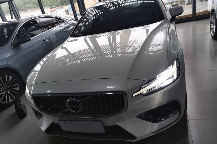 Used Volvo S60 2020 T4 Zhiyi Luxury Edition
