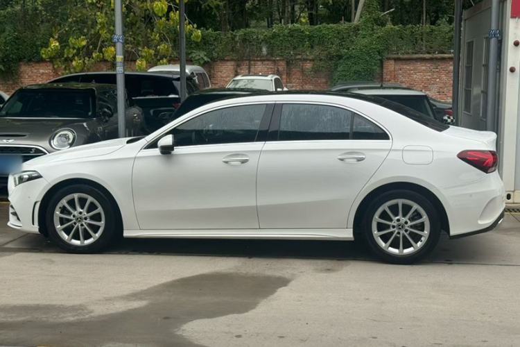 Used Mercedes-Benz A-Class 2020 Restyled A 200 L Sport Sedan Fashion Version
