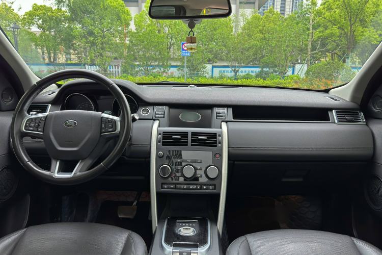 Used Land Rover Discovery Sport 2018 240 PS SE Version
