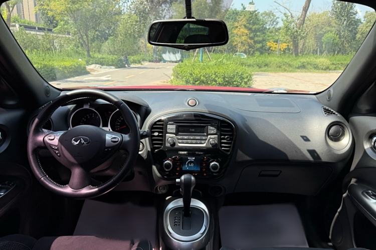 Used Infiniti ESQ 2014 1.6L Spontaneous Edition
