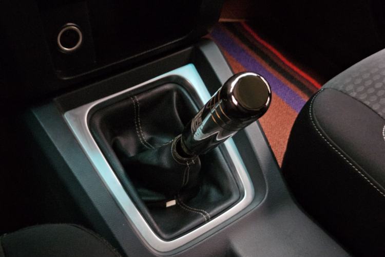 Used Beijing Auto BJ40 2016 40L 2.0T Manual Two-Wheel Drive Luxury Edition
