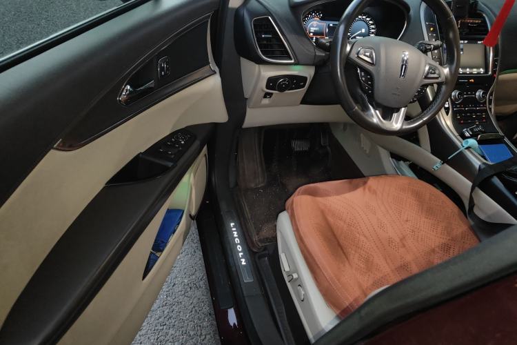 Used Lincoln MKX 2017 2.0T Two-Wheel Drive Deluxe Edition