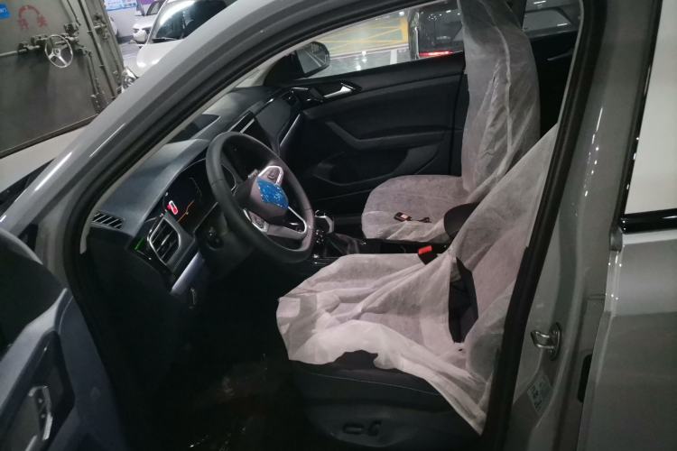 Used Volkswagen Tharu 
