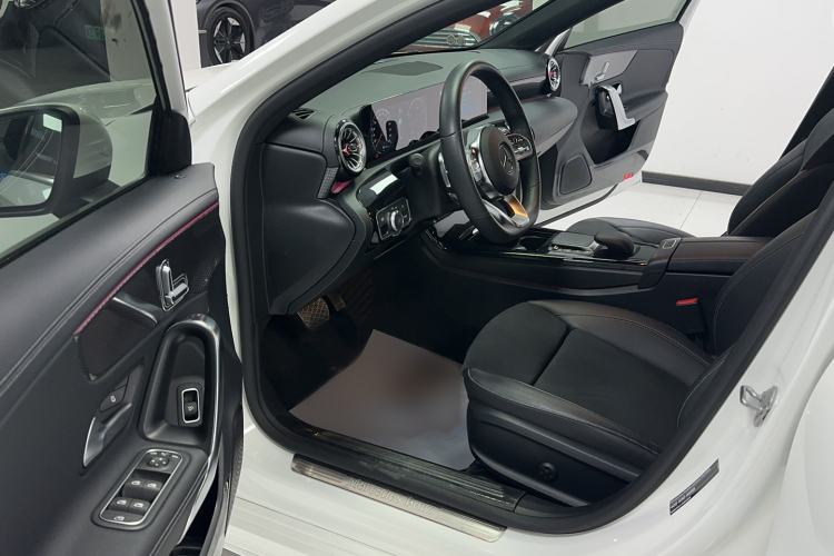 Used Mercedes-Benz A-Class 2021 A 200 L Sport Sedan Fashion Model
