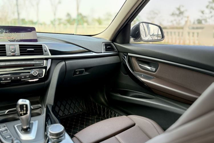 TDK.VehicleDetails.img